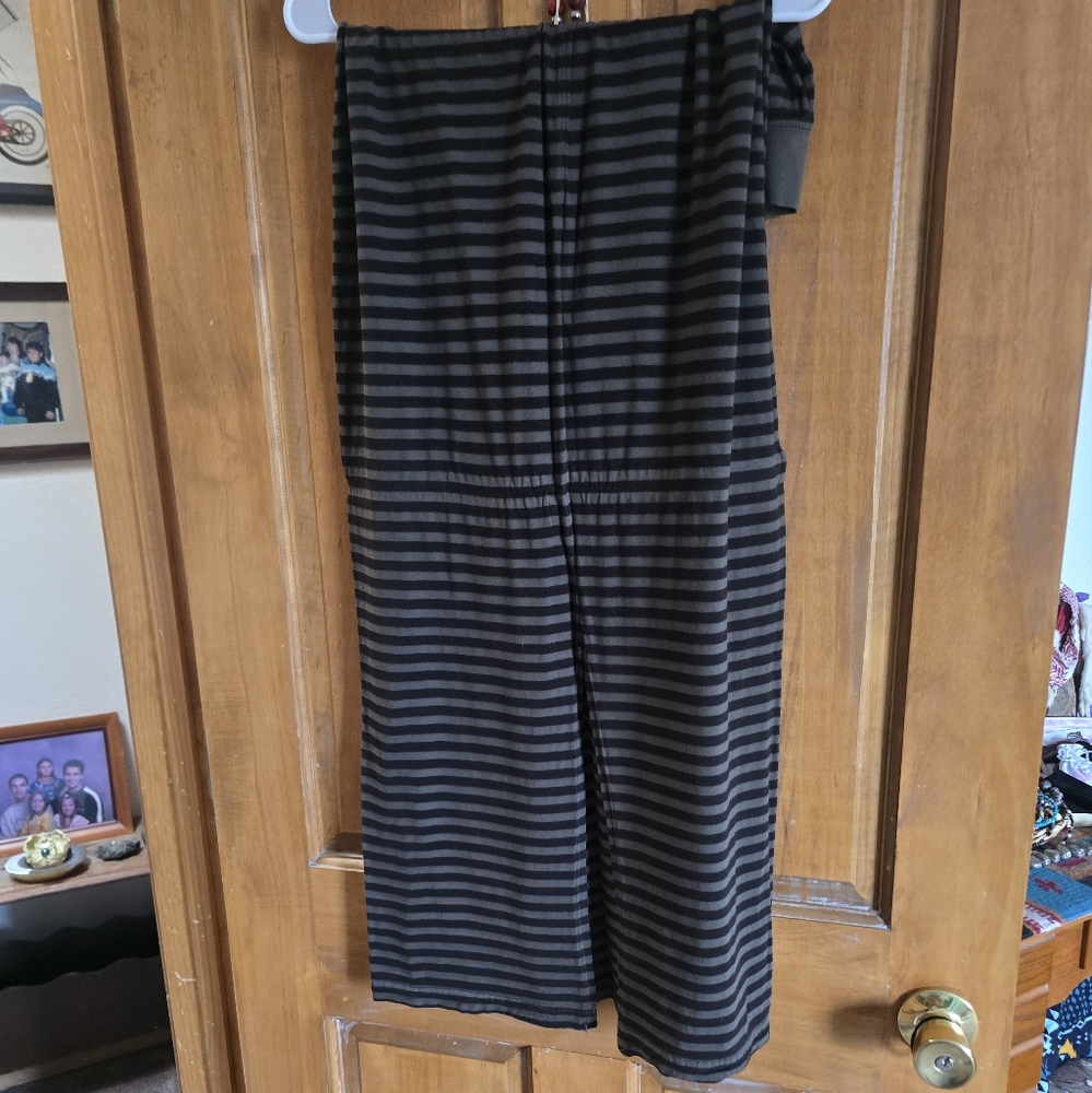 HardtailBlack and Gray Striped Skirt
